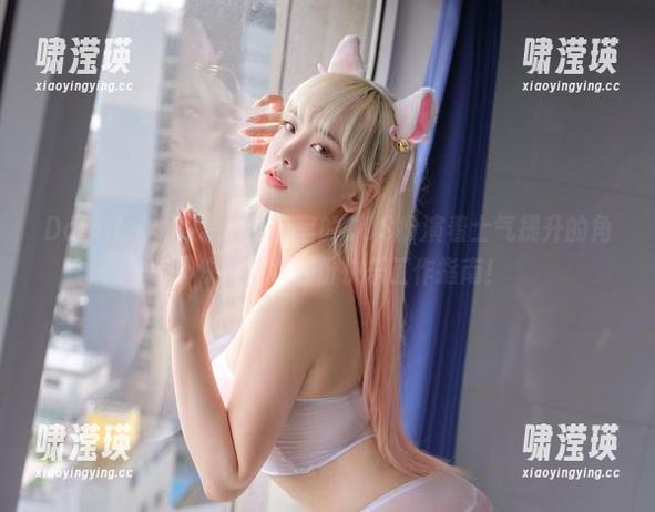 Dami(퀸다미)说：办公室的COS扮演着士气提升的角色，快来下载一份快乐工作指南！