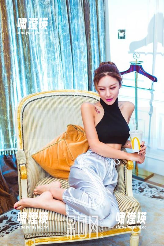 GIRLT果团网 - 校服照里的小九九，私房图片让人忍俊不禁！