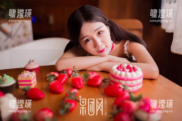 GIRLT果团网 - 黄歆苑，这些校园美图都快成了我的壁纸日常了。