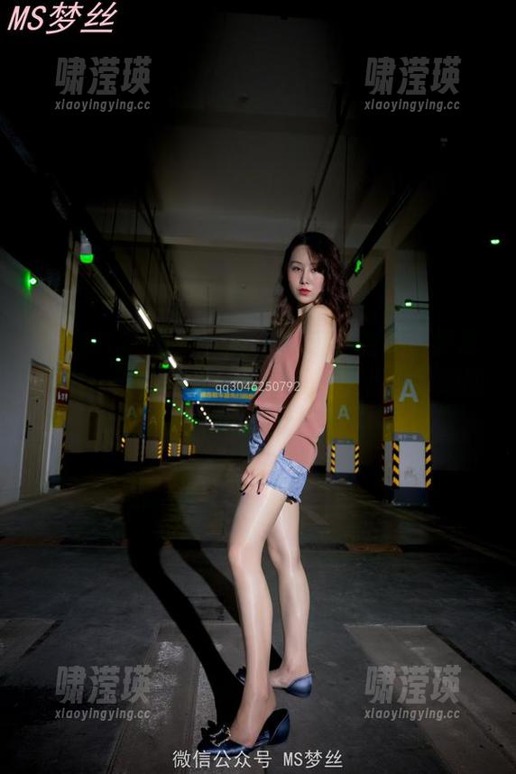 MSLASS梦丝女神 - 幻琪琪的高清萝莉小JK，像极了我童年时每周末都在梦想的美好少女！