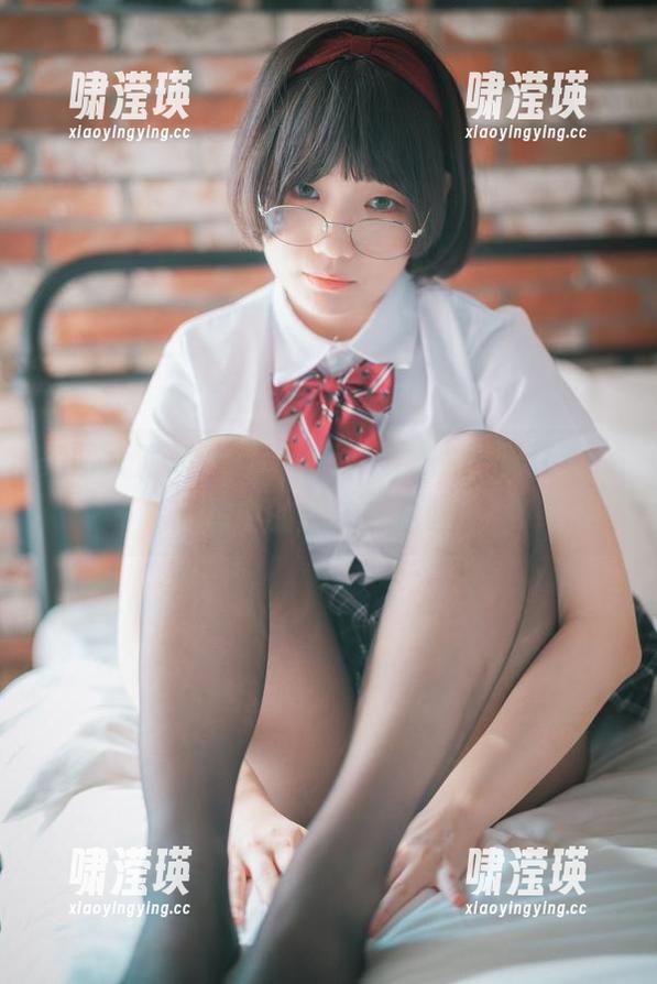 美图大派对，Mimmi(밈미)的长腿狂欢，照片中的腿依旧抢眼！
