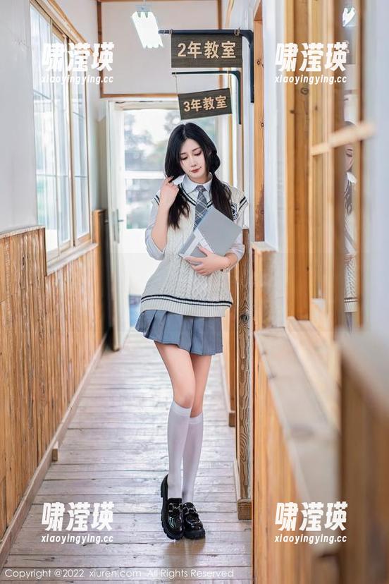 Xiuren秀人网 - 夏诗诗Sally最新校服图片，这波复古风该是谁的错？