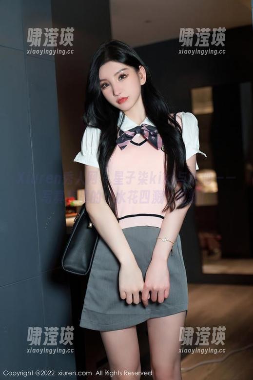 Xiuren秀人网 - 星子柒kiki与泳池——写真集里的‘水花四溅’时刻！