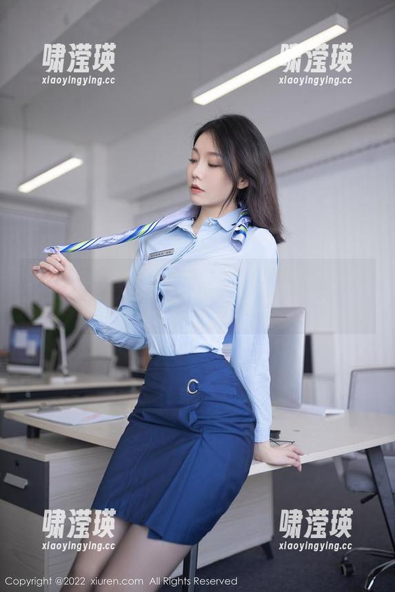 Xiuren秀人网 - 曦宝儿舒适毛衣：虽然没有圣光，可是你的心却飘了起来的套图