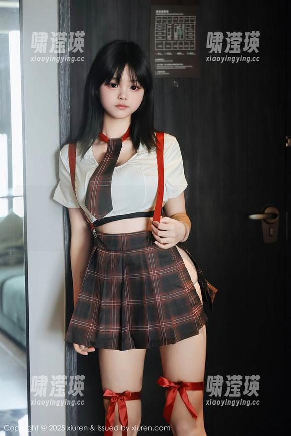 Xiuren秀人网 - 黑筒袜+潘琳琳ber，美图竟能如此大胆—好像我们都跟着入戏了。