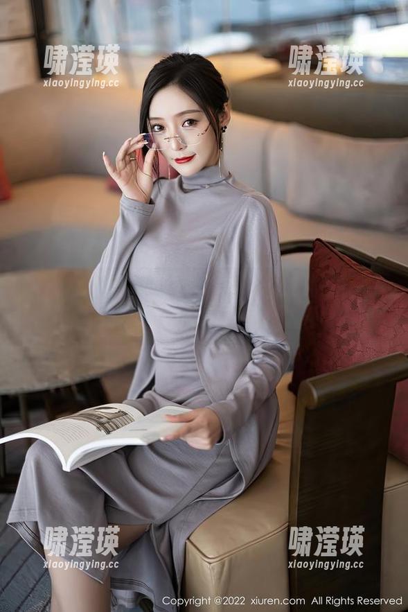 Xiuren秀人网 - 私房与白丝的碰撞：白兔西希，慵懒随意又迷离