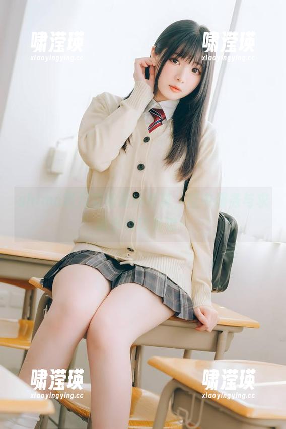 shimo霜月空姐最新写真，空中服务与求助小技巧集锦！