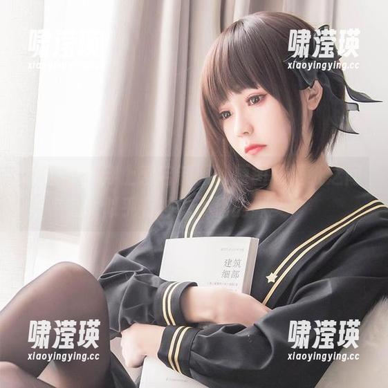 你的负卿穿上爱宕制服，原图和壁纸之间似乎有种说不清的默契