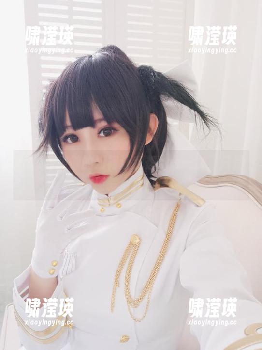 依依超级懒的短裙让我想cos一次，只是…还差点儿自信！