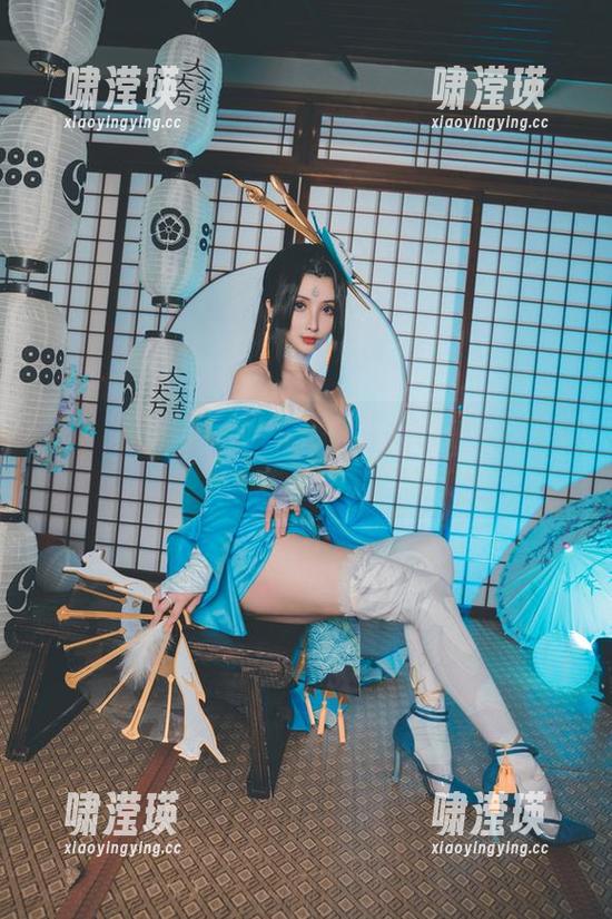 好吧，我承认：凉凉子的魔女全套图集有点燃我的好奇心。