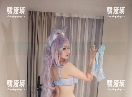 可爱的红裙：咔喵像只小精灵，惹人怜爱在原图和壁纸上