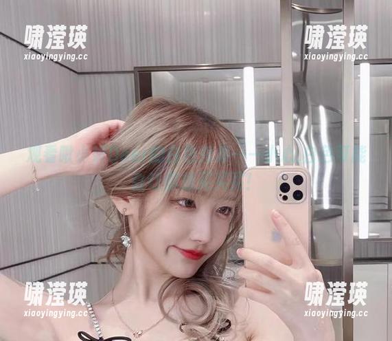 观看啾小妍Deer的白色秀集——小心,白色可能会让你想买买买！