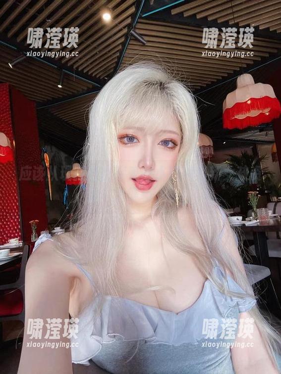 应该从现在开始接受啾小妍的最新女孩资源，太吸引人了！