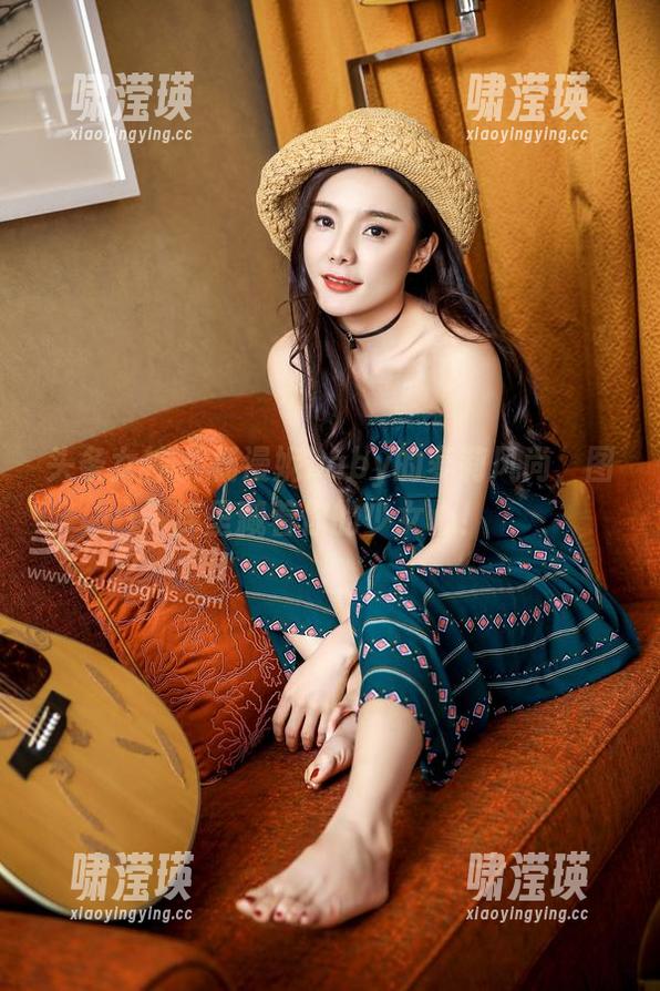 头条女神 - 杨漫妮baby的萝莉风尚，图库里藏着你的少女心！