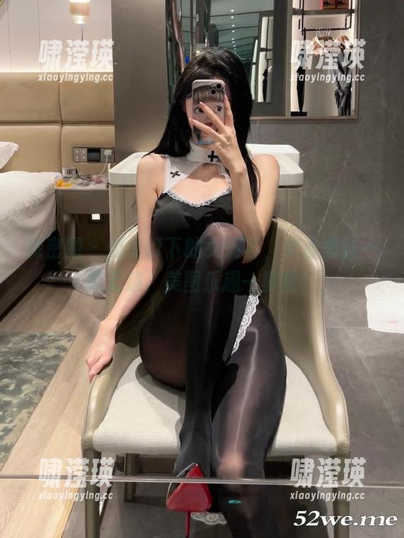 微密圈 - 闪光灯下的女刺客，波点亮丝一展无遗，美图乐趣一箩筐！