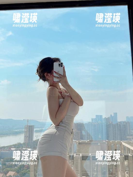 微密圈 - 一眼看去就让人想放大，安妮yoo这图包堪称美图集，每遍都有新发现。