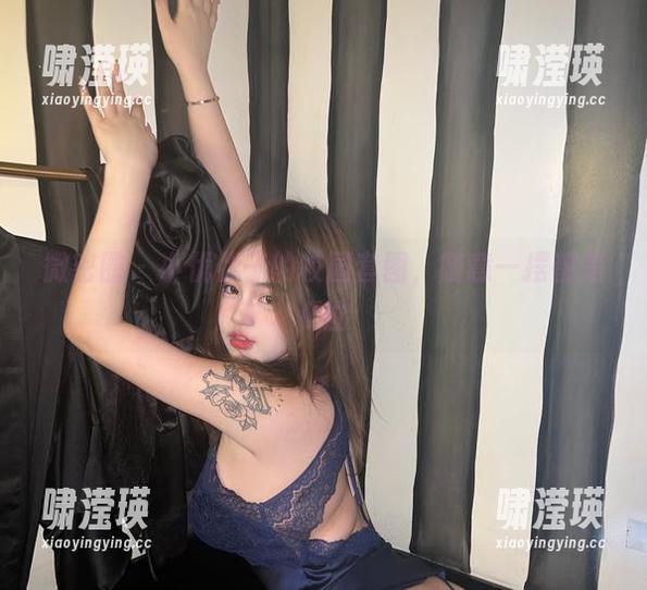 微密圈 - 小优优子的校园套图，随意一摆都是C位