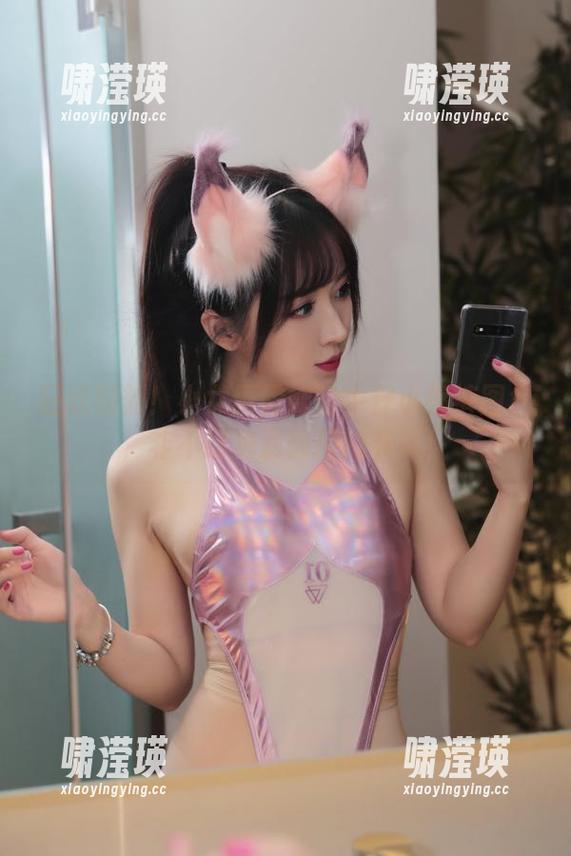 狂欢时刻！小女巫露娜的牛仔小裤裤图包，非不给免费额度的节奏！
