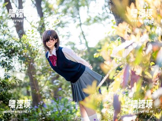 再来看一次幼爱youmeko那一系列连衣裙的图集，真心想把每件都了解个遍，精选总是引人窒息的美。