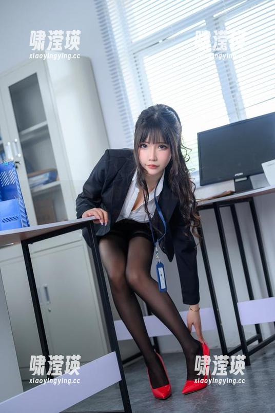 从未如此真实，抱走莫子aa的皮衣写真，竟然还免费！