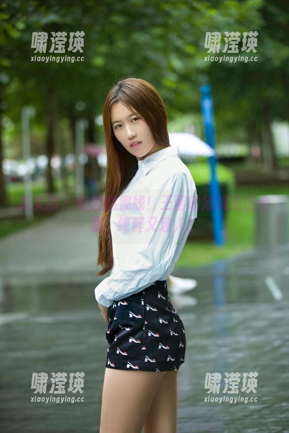 推女郎 - 锐利的视线！王馨瑶短裙原图合集，纯粹又迷人！