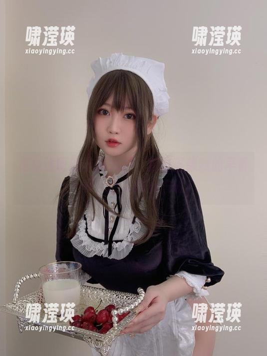 是依酱呀的丰满九月，套图就像我的早餐一样，让人捧心忘返！