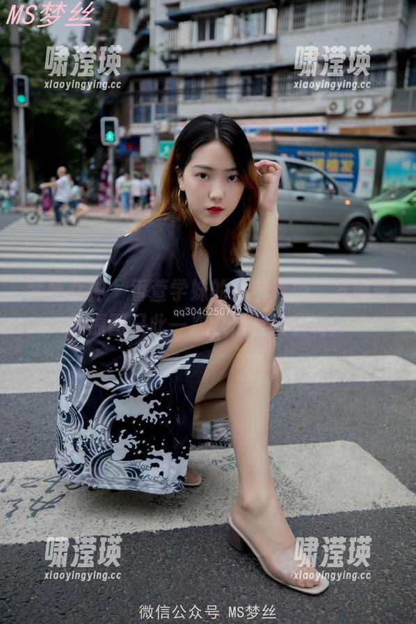 梦丝女神 - 香萱学妹的闪电姿势，发放免费原图只此一次，你敢来收吗？