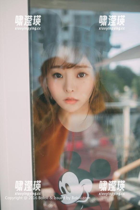 波萝社 - 猫九酱Sakura来啦，女王级的美图，敢不敢免费试试？