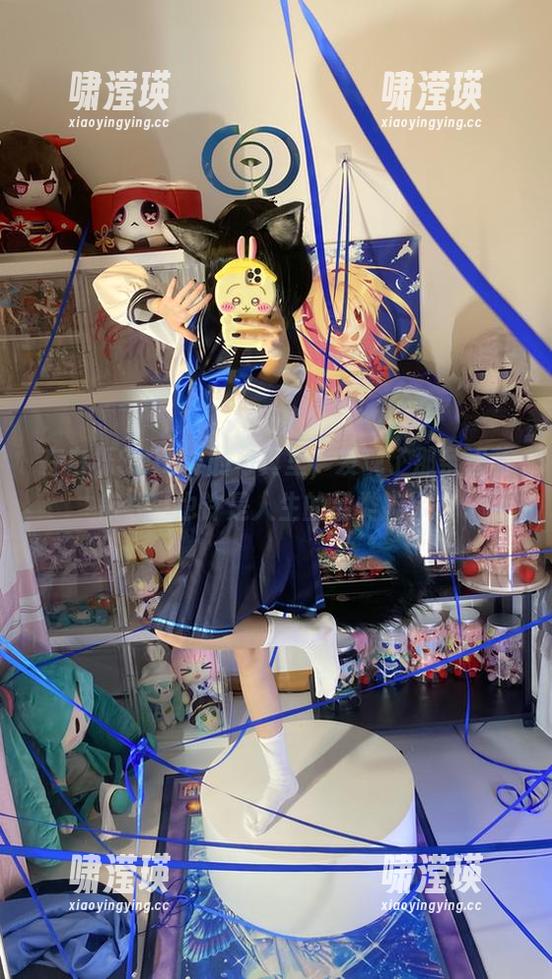在白栎Shirly的写真里，发现了那条碧蓝航线，也许是人生的另类航标。