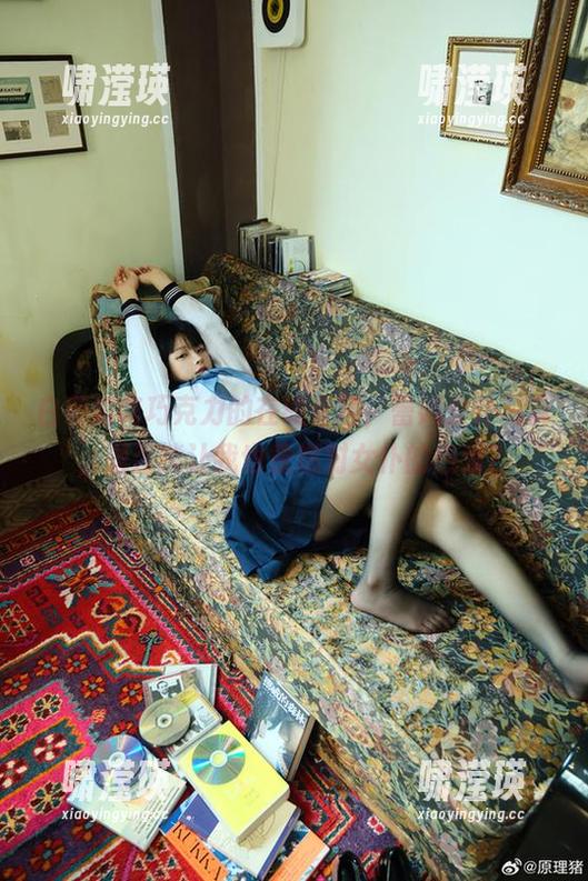 白莉爱吃巧克力的在线专栏，蕾姆女仆写真，是否能让我也重燃对女仆的热爱？