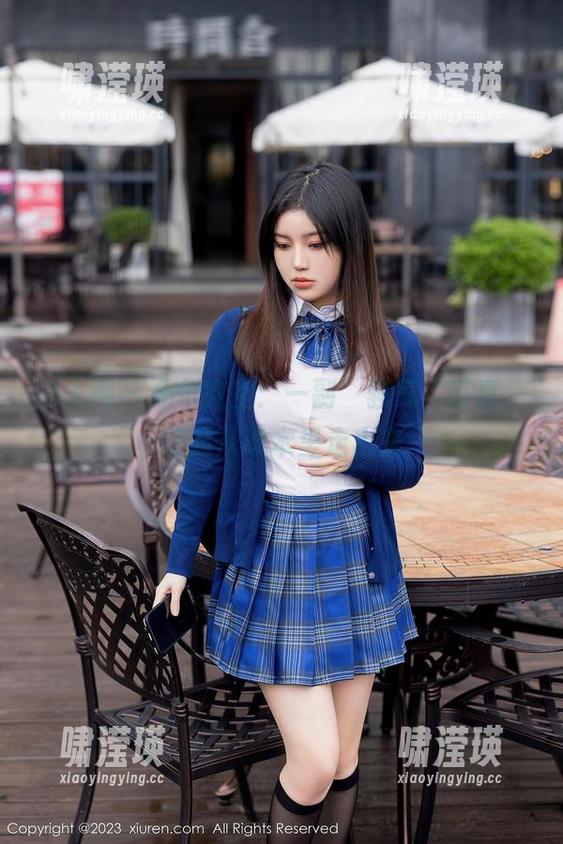 秀人网 - 允尔教室：一副”骚气“写真，好像从课本里走出来