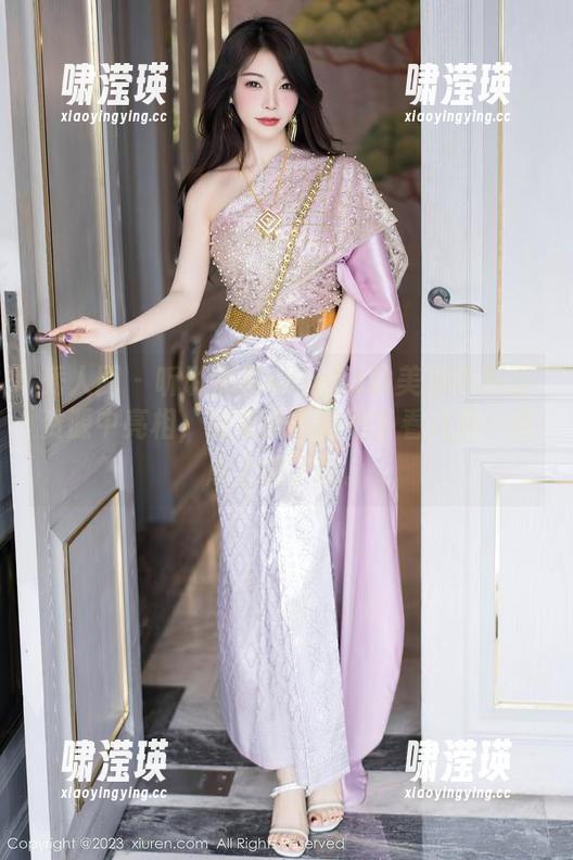 秀人网 - 听说娜露selena的美脚在高清资源中亮相，结果我不得不多看几眼…有点上瘾了吧。