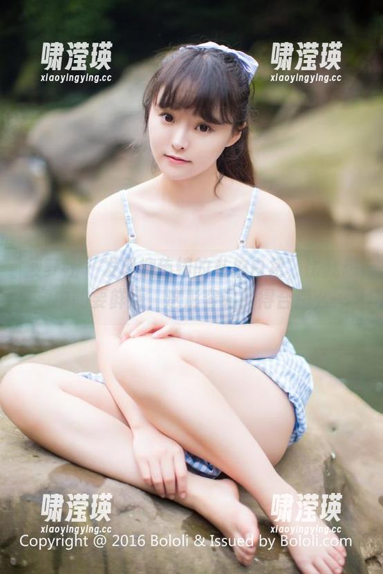 菠萝社 - 发现柳侑绮的私拍白裙，比我想象中的要鲜活，这形容词用得合适么…