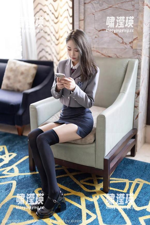 语画界 - 允儿Claire的红裙黑丝，直接把我的审美燃起来了，原图与资源的搭配，不说也懂
