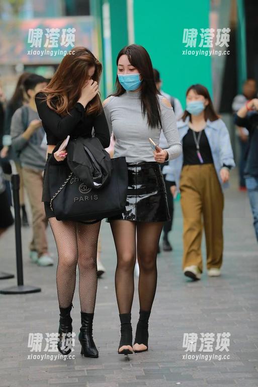 魔镜街拍的纱裙肉丝写真，下载之后请务必小心！